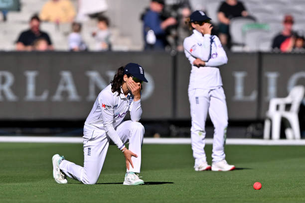 Melbourne Stars Claim Top Spot with Meg Lanning's Brilliance and Clinical Bowling Display